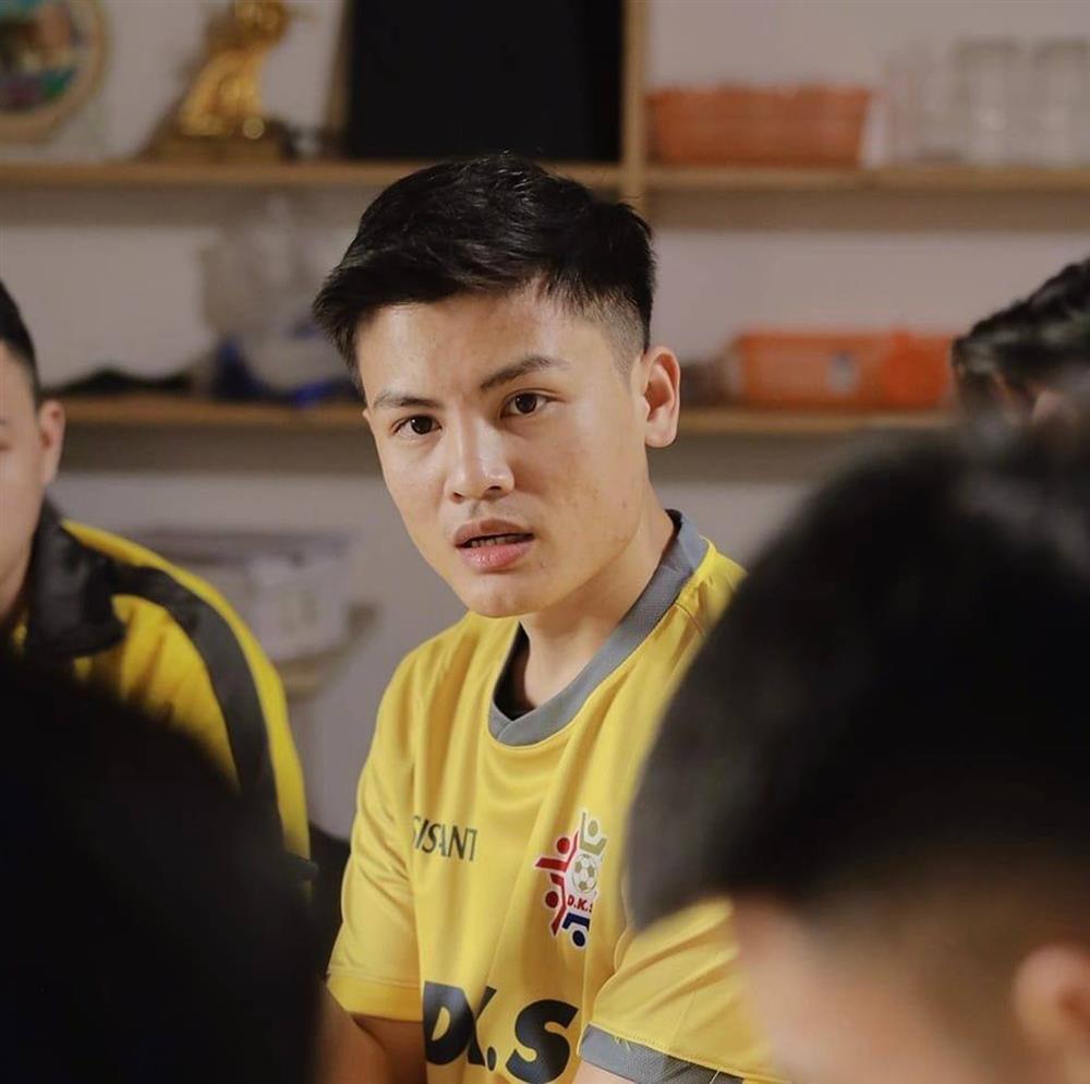 Dàn anh em trai cực phẩm của cầu thủ Việt: Vừa đẹp, vừa có tài-2