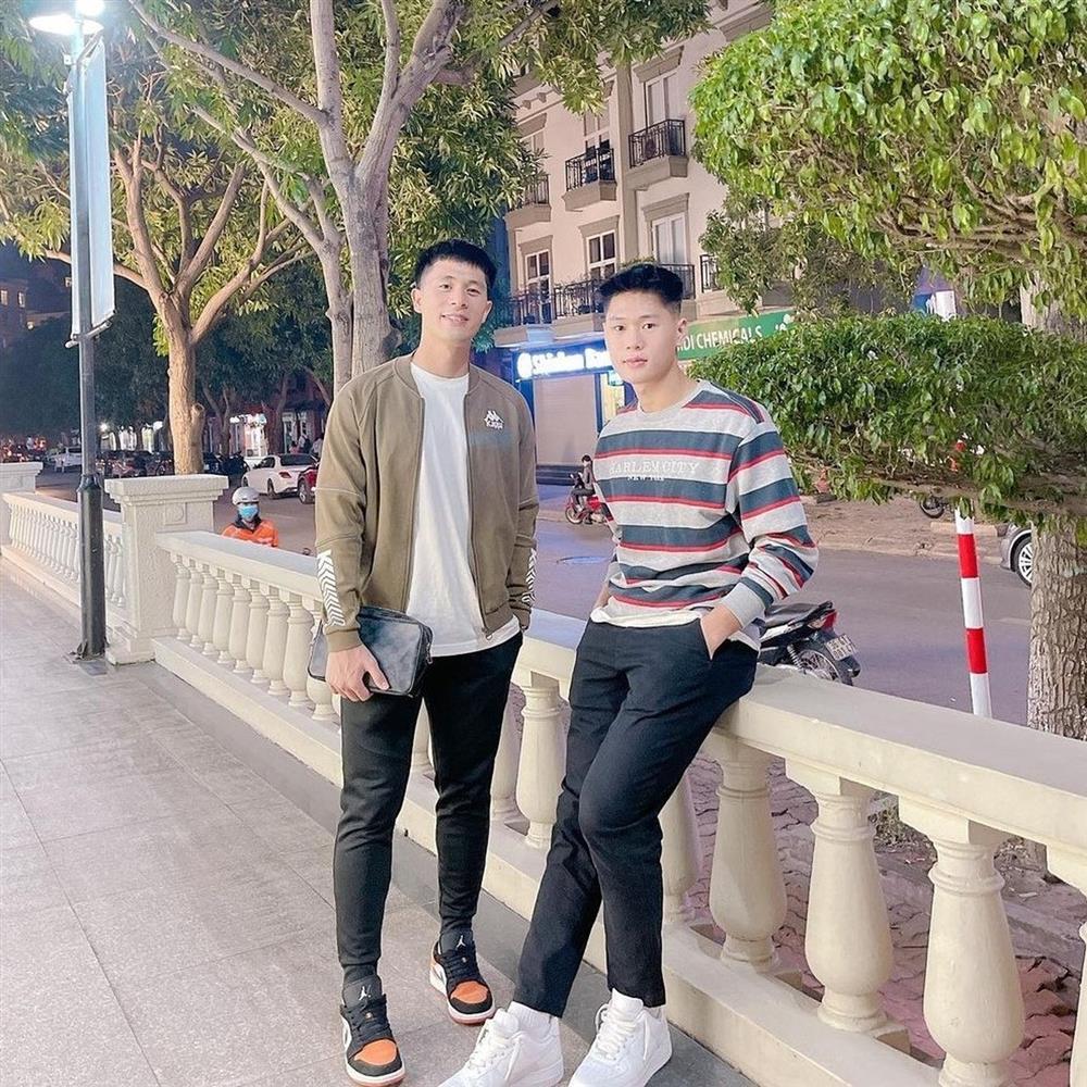 Dàn anh em trai cực phẩm của cầu thủ Việt: Vừa đẹp, vừa có tài-7