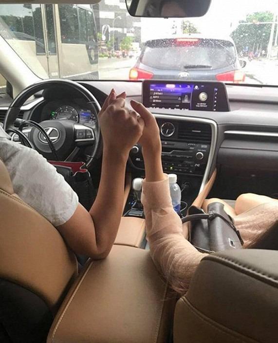 Hôn nhân đời thực viên mãn của 3 mỹ nhân hot nhất vũ trụ VFC: Đều là mẹ 2 con, ông xã tâm lí, chiều chuộng-2