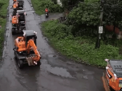 Chú rể dùng máy xúc đón dâu, nhà gái choáng suýt quên tiếp khách-4