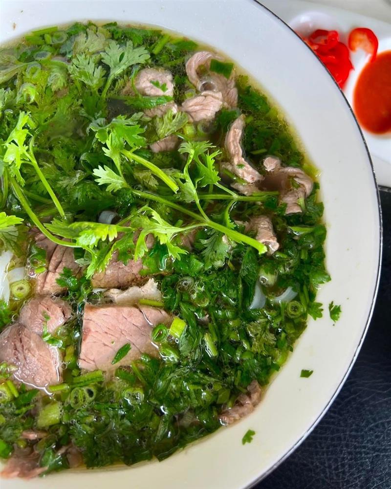 Lâm Chí Dĩnh chèo thuyền thúng, đón hoàng hôn ở Hội An-5