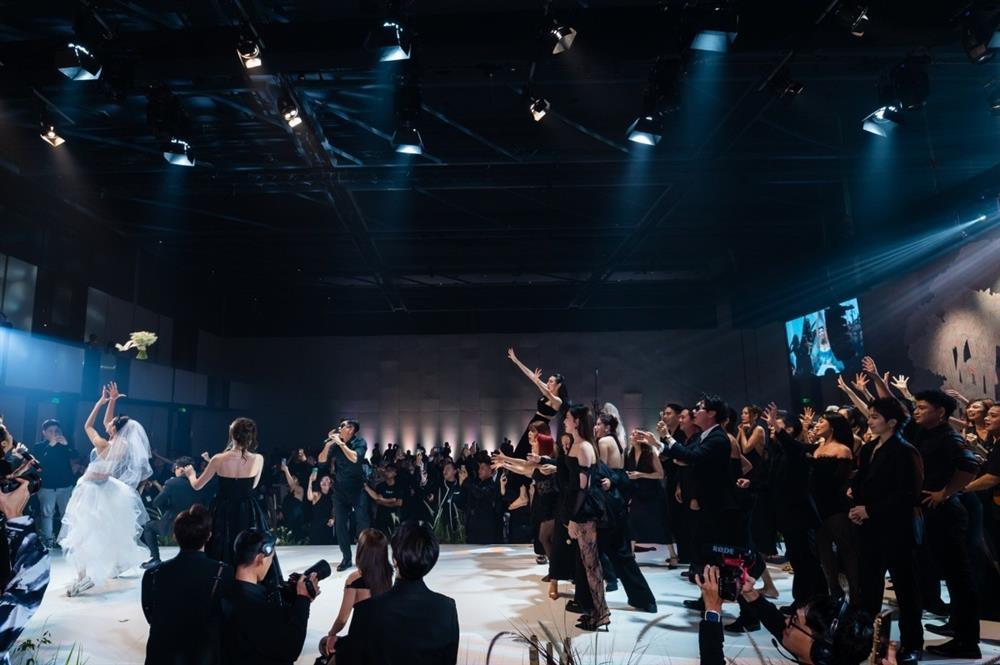 Hòa Minzy hết mình trong đám cưới Minh Tú-6