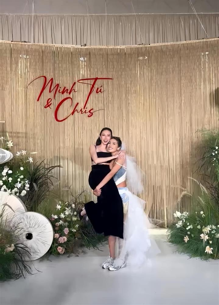 Hòa Minzy hết mình trong đám cưới Minh Tú-8