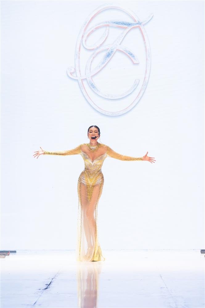 Minh Tú mặc váy cưới cúp ngực, xuyên thấu bên gần 10 hoa hậu-5