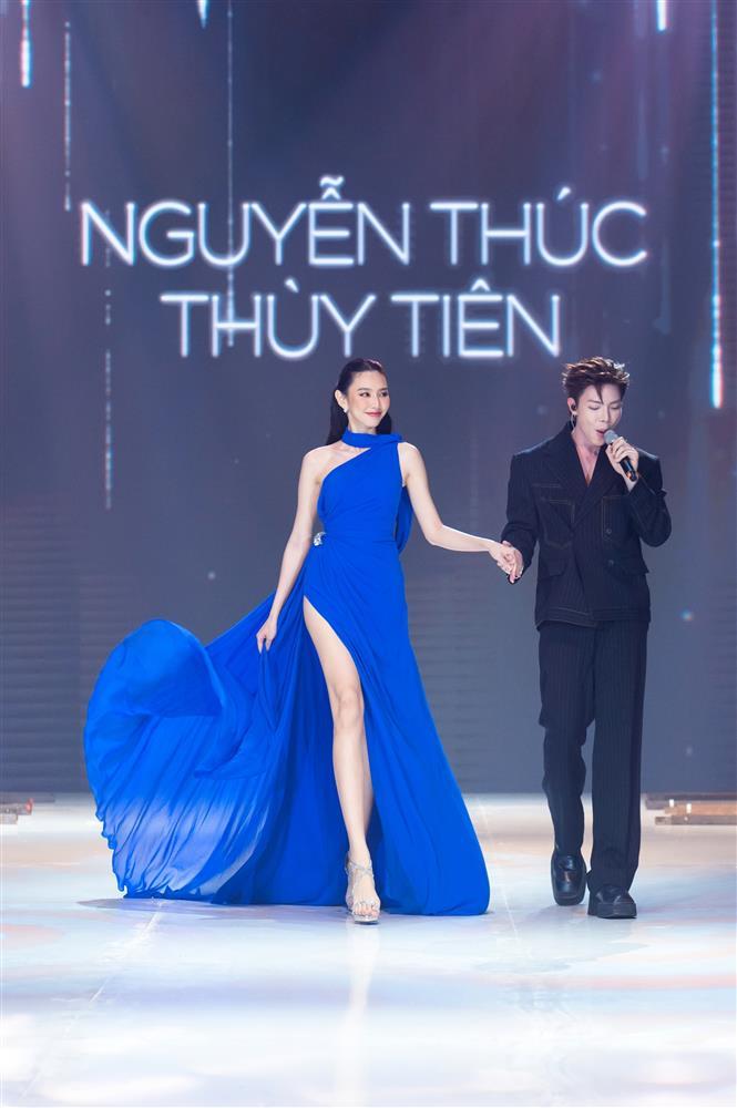 Minh Tú mặc váy cưới cúp ngực, xuyên thấu bên gần 10 hoa hậu-6