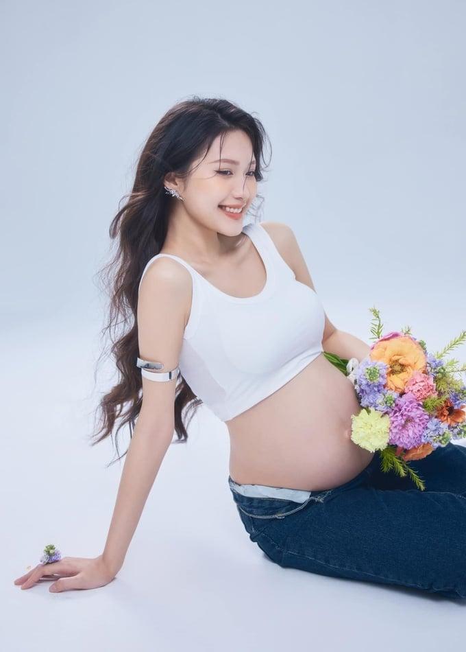 3 gia đình cầu thủ Việt: Yêu đủ, cưới nhanh, sắp đón rồng vàng-2