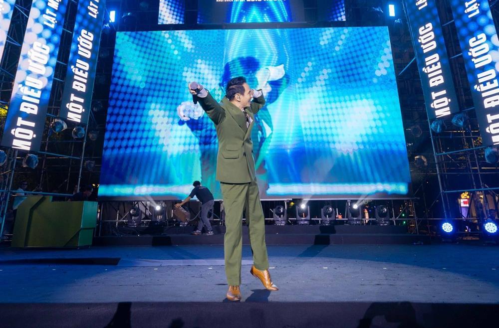 Trình diễn tại phố đi bộ, Lý Hải nhớ thời hoàng kim khi là ca sĩ-4