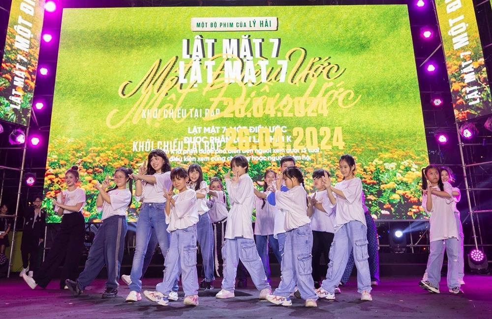 Trình diễn tại phố đi bộ, Lý Hải nhớ thời hoàng kim khi là ca sĩ-8