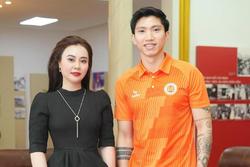 Hoa hậu Phan Kim Oanh có duyên với các sự kiện bóng đá công an