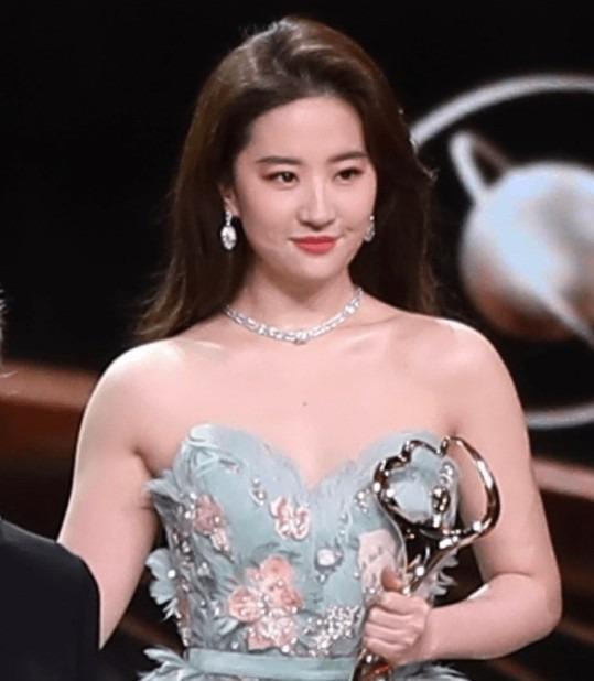 Lưu Diệc Phi 5 ngày giảm 6,5 kg, thân hình khiến khán giả kinh ngạc-3