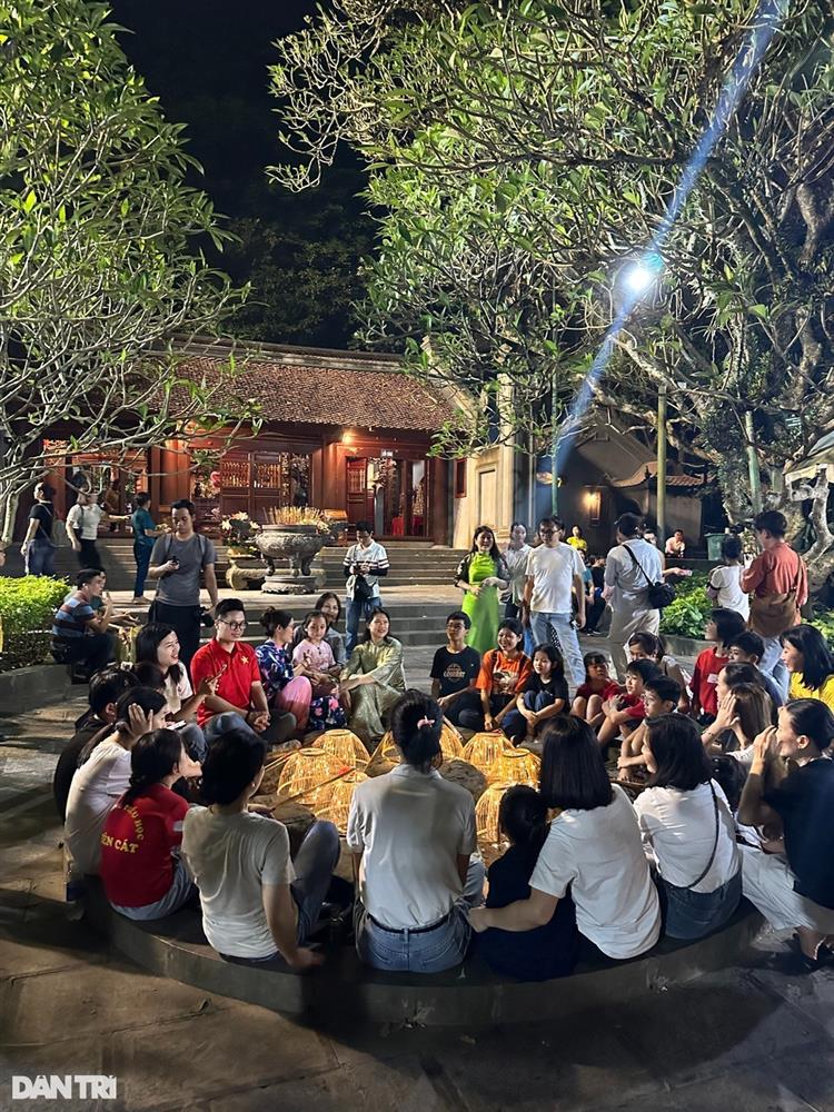 Khung cảnh nghẹt thở hàng vạn người đổ về Đền Hùng trước ngày Giỗ Tổ-2