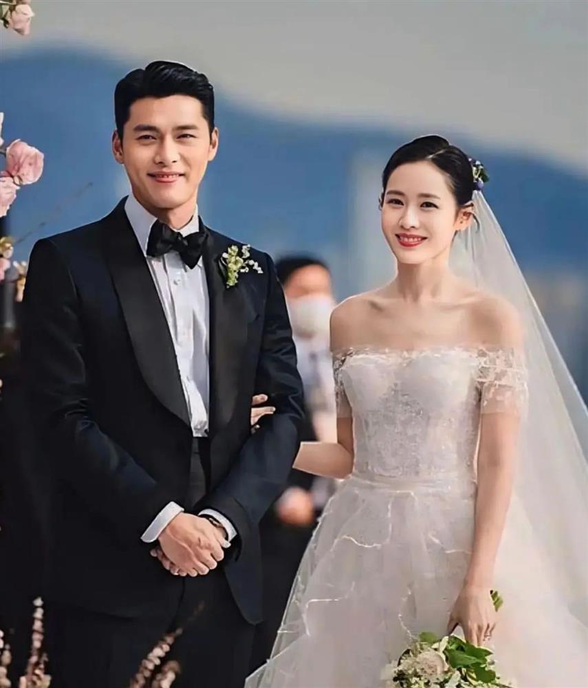 Hyun Bin tóc dài, già hẳn mà Son Ye Jin vẫn yêu đắm say thầm lặng làm hậu phương-11