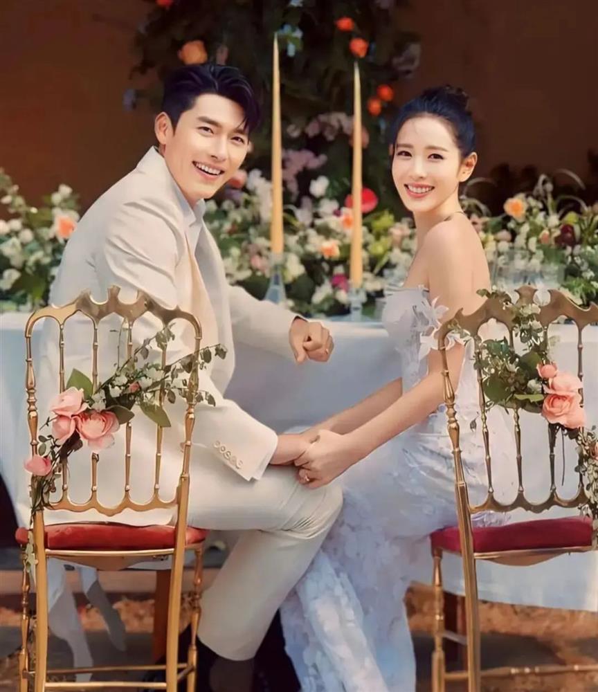 Hyun Bin tóc dài, già hẳn mà Son Ye Jin vẫn yêu đắm say thầm lặng làm hậu phương-12