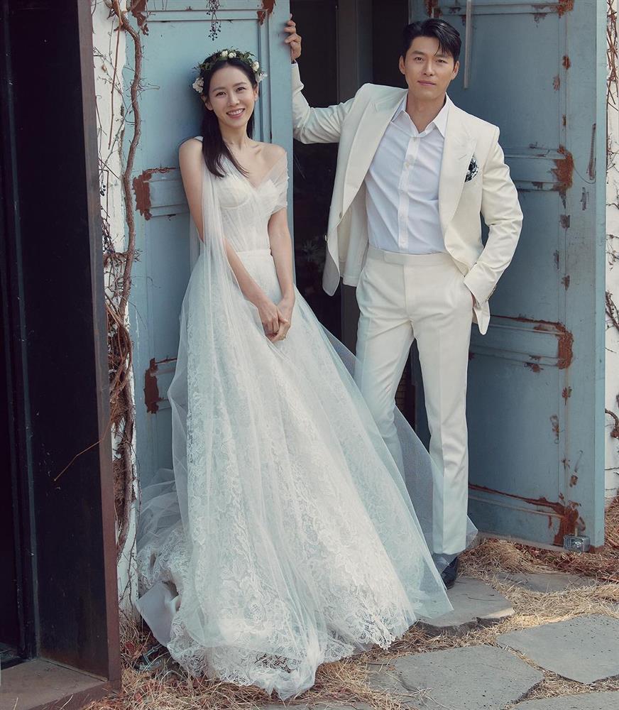 Hyun Bin tóc dài, già hẳn mà Son Ye Jin vẫn yêu đắm say thầm lặng làm hậu phương-14