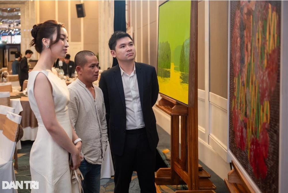 Hoa hậu Đỗ Mỹ Linh 1 năm sau sinh con: Chồng ủng hộ tôi trở lại showbiz-2