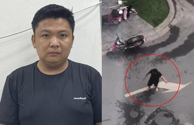 Mâu thuẫn trong việc nuôi con, người đàn ông vác dao chém vợ cũ và bạn-1