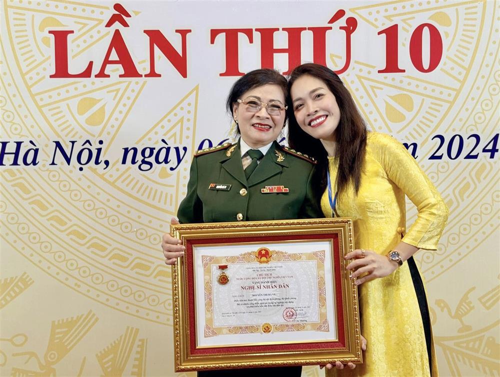 MC Hoàng Trang VTV lần hiếm hoi kể về mẹ NSND Hà Vy và biến cố gia đình-1