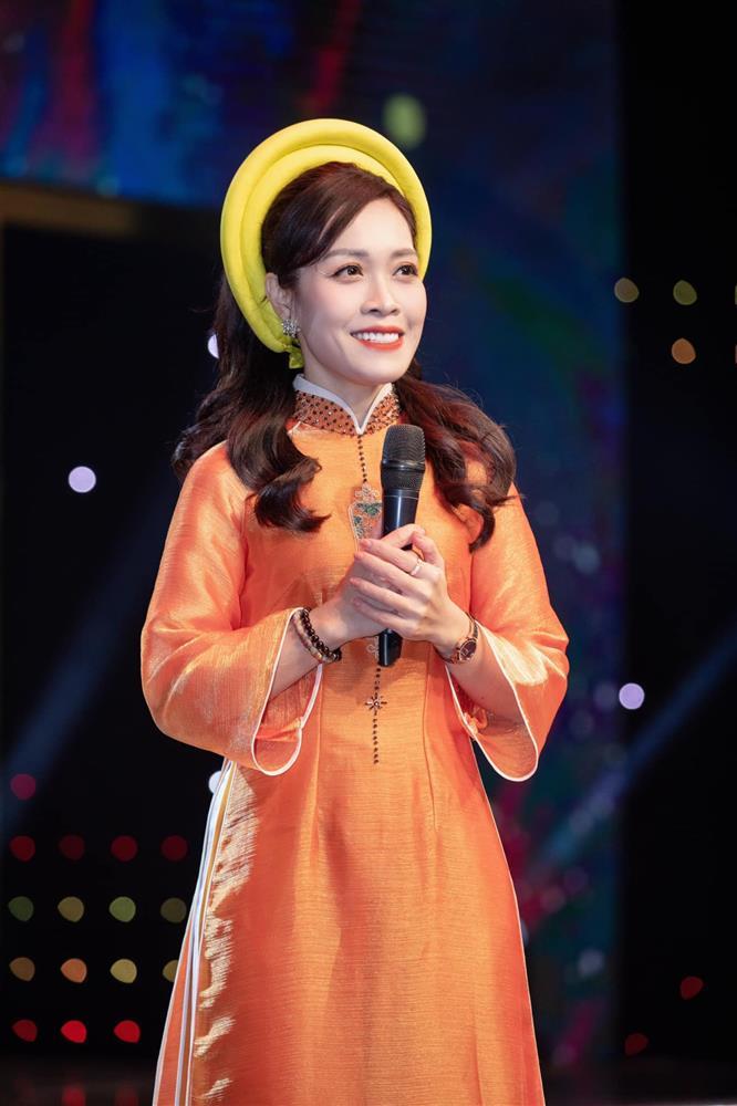 MC Hoàng Trang VTV lần hiếm hoi kể về mẹ NSND Hà Vy và biến cố gia đình-2