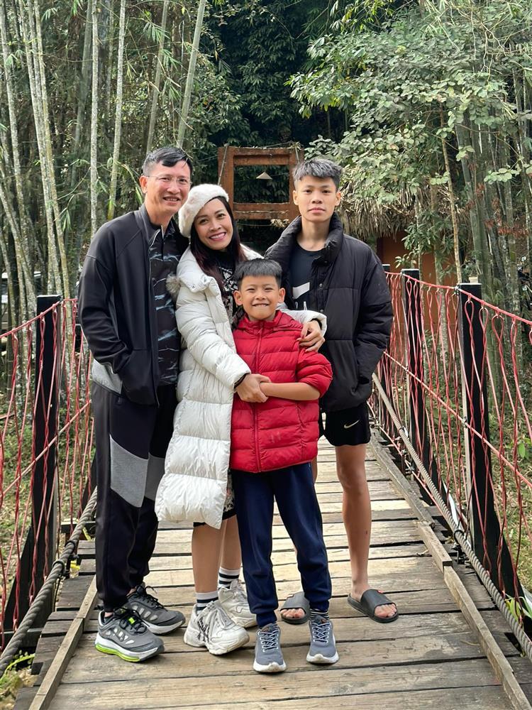 MC Hoàng Trang VTV lần hiếm hoi kể về mẹ NSND Hà Vy và biến cố gia đình-3