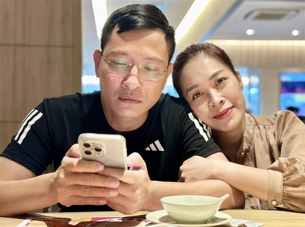 MC Hoàng Trang VTV lần hiếm hoi kể về mẹ NSND Hà Vy và biến cố gia đình-5