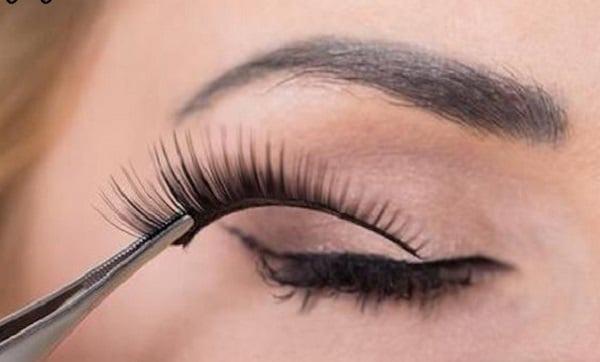 Những sai lầm cần tránh khi gắn lông mi giả-4