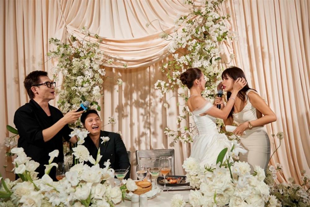 Những màn lầy lội trong đám cưới sao Việt-1