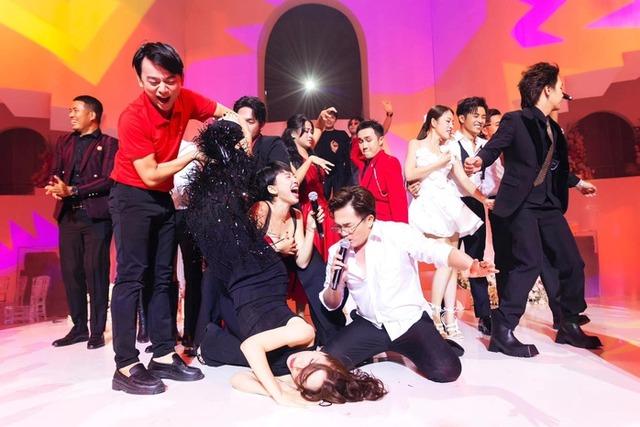 Những màn lầy lội trong đám cưới sao Việt-11