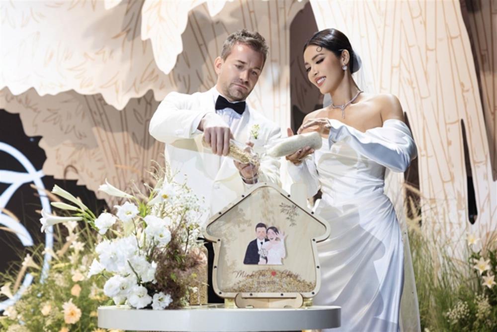 Những màn lầy lội trong đám cưới sao Việt-2