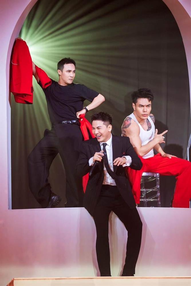 Những màn lầy lội trong đám cưới sao Việt-8