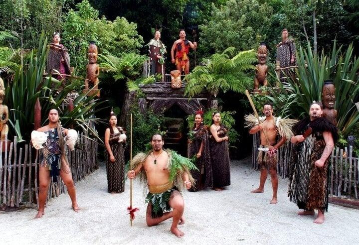 Lạ kỳ vùng đất quanh năm có mùi trứng thối vẫn khiến du khách mê mẩn-7