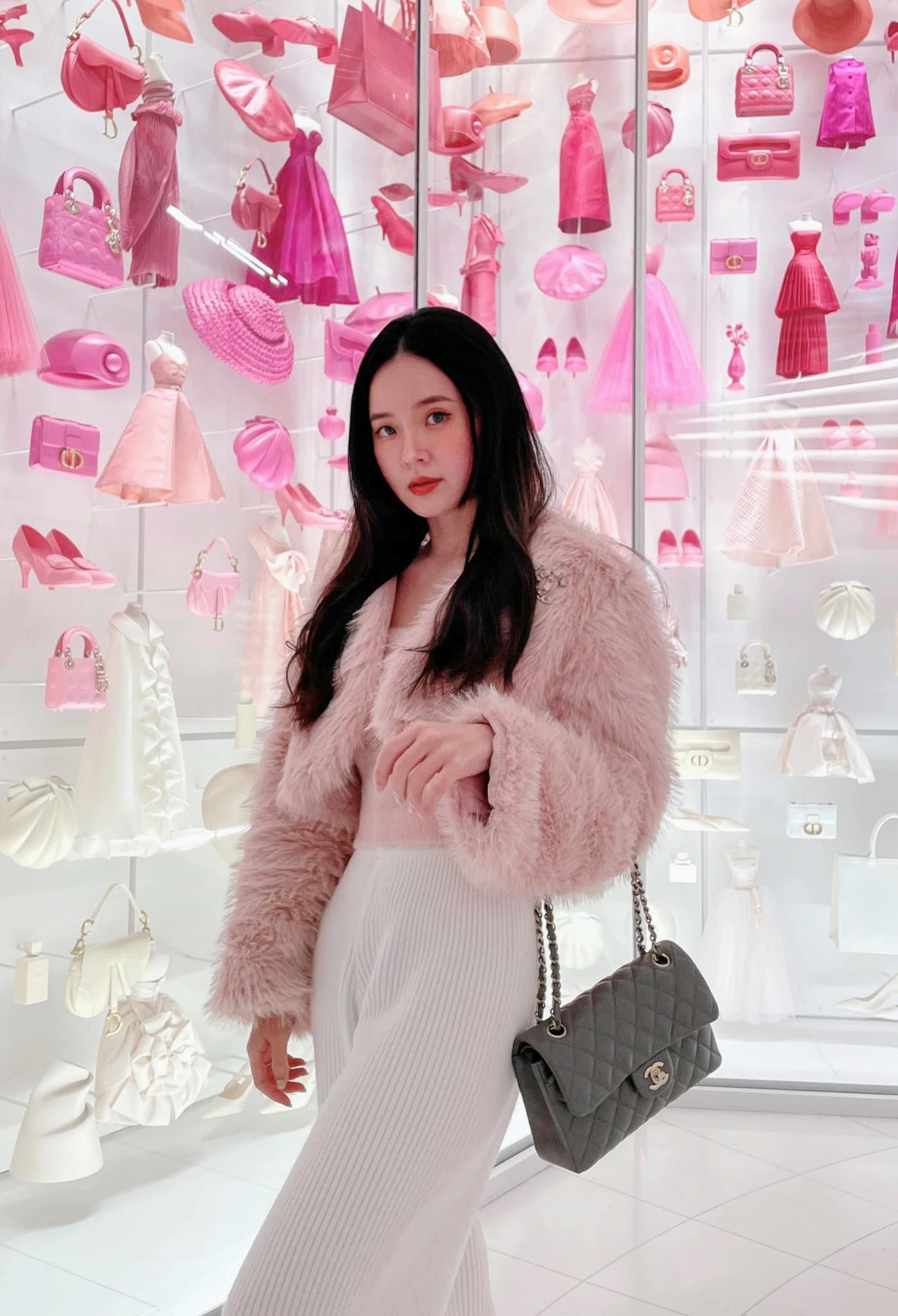 Hot girl Midu để lộ nhẫn đính hôn trước tin theo chồng bỏ cuộc chơi?-3