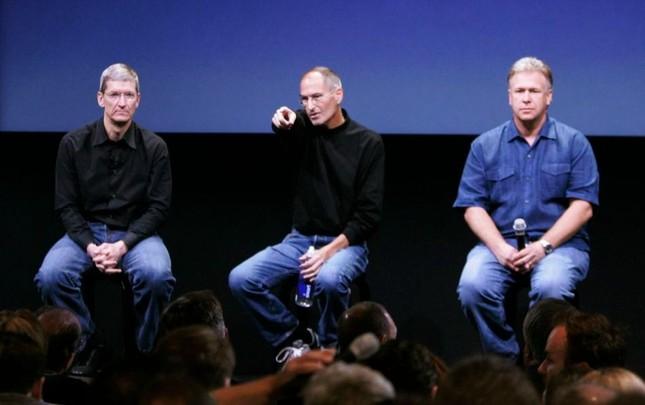 Giàu có và quyền lực, nhưng Tim Cook ăn mặc rất tối giản-1