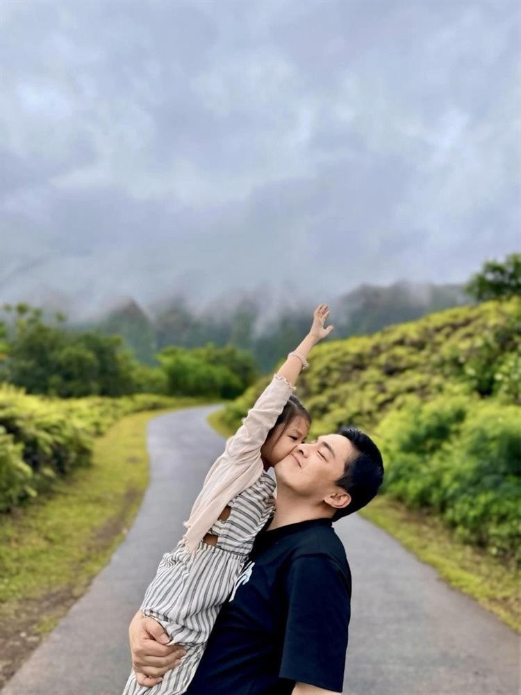 Ngỡ ngàng nhan sắc Yên Lam, con gái Lam Trường và vợ kém 17 tuổi, dự đoán là mỹ nhân tương lai-2