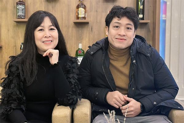 Con trai 27 tuổi, mới về Việt Nam làm phó giám đốc của NSND Hồng Vân tài giỏi thế nào?-6