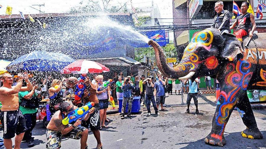 Hơn 100 du khách, người dân chết trong lễ hội té nước gây thất vọng ở Thái Lan-1