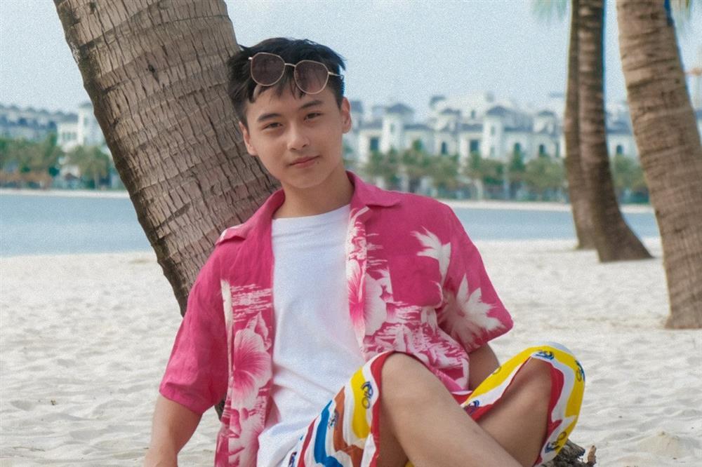 Nam sinh mồ côi bố giành học bổng 7 tỷ: Làm nghề bưng bê lấy tiền thi IELTS, SAT-2