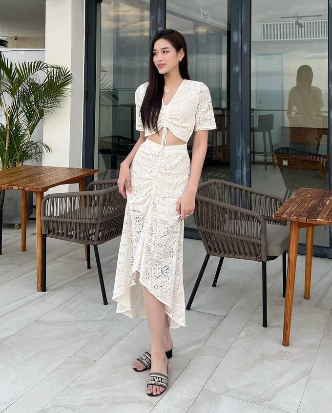 Học 4 mỹ nhân Việt có thời trang du lịch đẹp - sang - quyến rũ-10