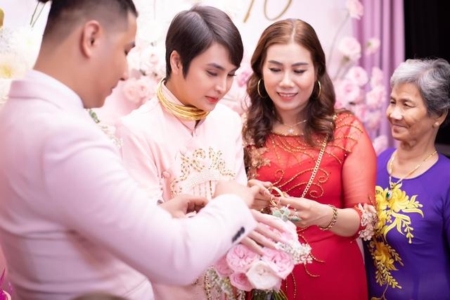 Nàng dâu chuyển giới chăm tặng vàng khiến mẹ chồng mê mệt, dẫn đi khoe khắp xóm-5