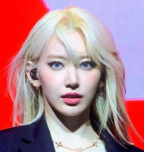 Nhóm nữ hát live tệ hại khiến người Hàn xấu hổ: Họ gọi đây là ca sĩ sao?-2