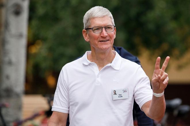 2 ngày CEO Tim Cook ở Việt Nam sao mà dễ thương: Mặc đúng một kiểu quần áo, thấy ai cũng chào-8
