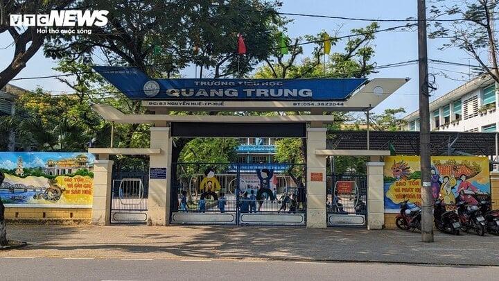 Bữa ăn bán trú bị phản ánh thua cơm bụi, hiệu trưởng giải thích thế nào?-1