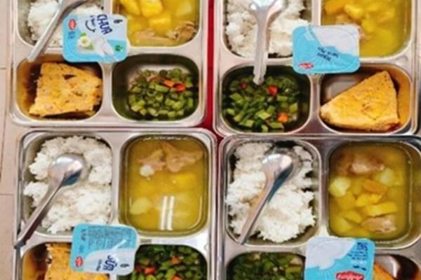 Công an vào cuộc vụ suất ăn bán trú của học sinh bị tố cắt xén-3
