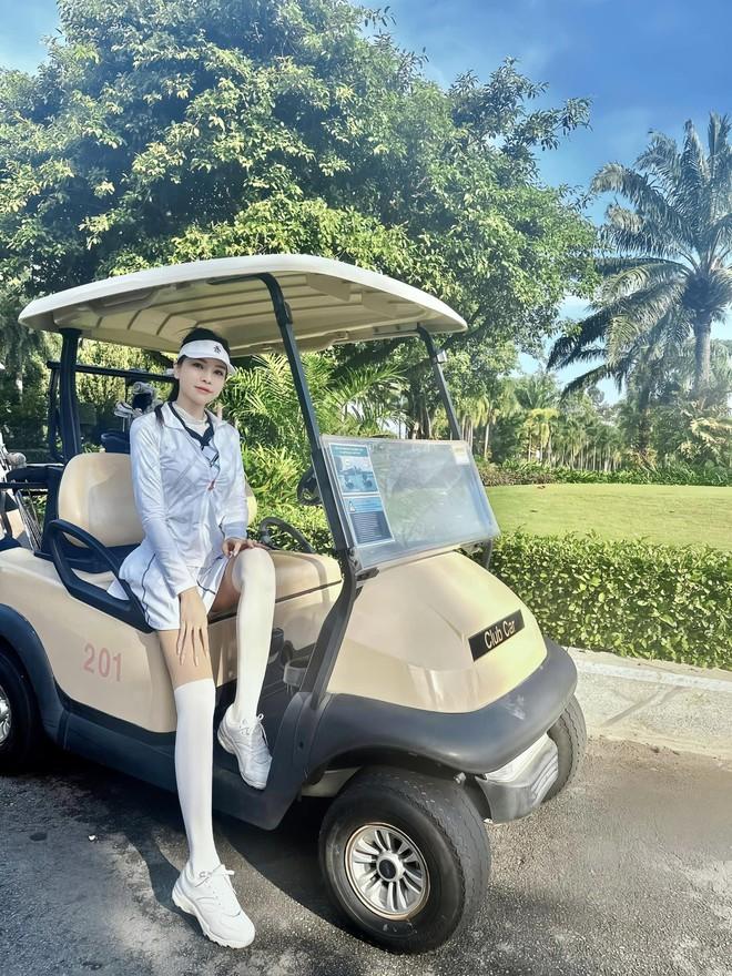 Cựu mẫu nổi tiếng vướng tin chen vào mối quan hệ Trương Ngọc Ánh và Anh Dũng là ai?-9