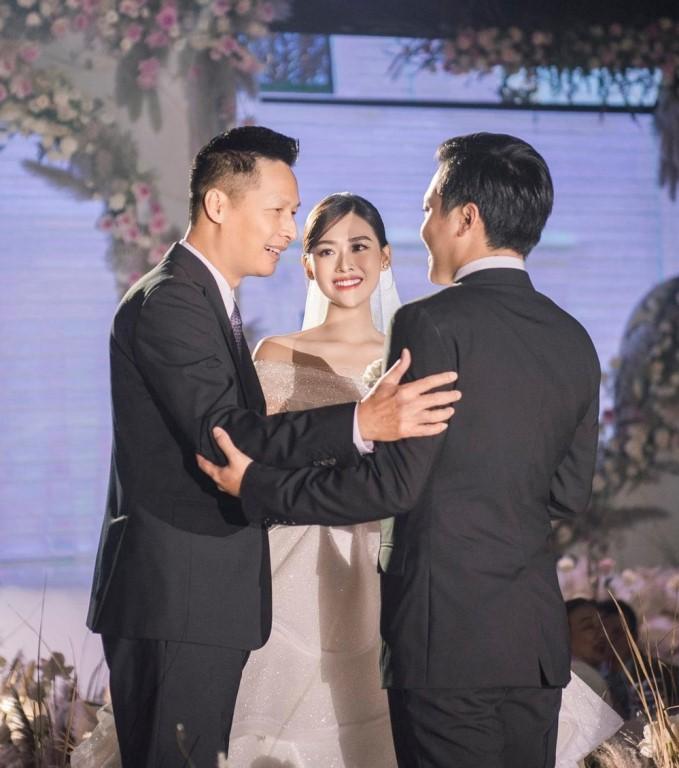 Nhóc tỳ có mẹ là Á hậu nhan sắc vạn người mê nhưng luôn được giữ kín dung mạo, vì sao?-2