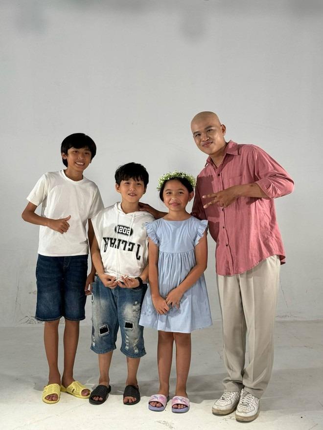 Tình hình hiện tại của rapper Long Nón Lá: Đang nhập viện để chuẩn bị hóa trị đợt 3, mỗi lần như vậy sức khỏe lại yếu đi-2