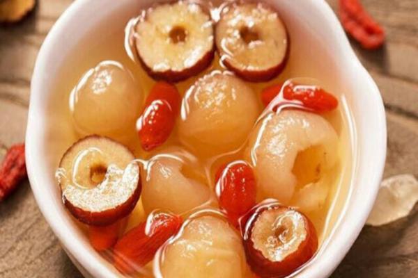 Lợi ích của việc uống nước táo đỏ và những lưu ý-5