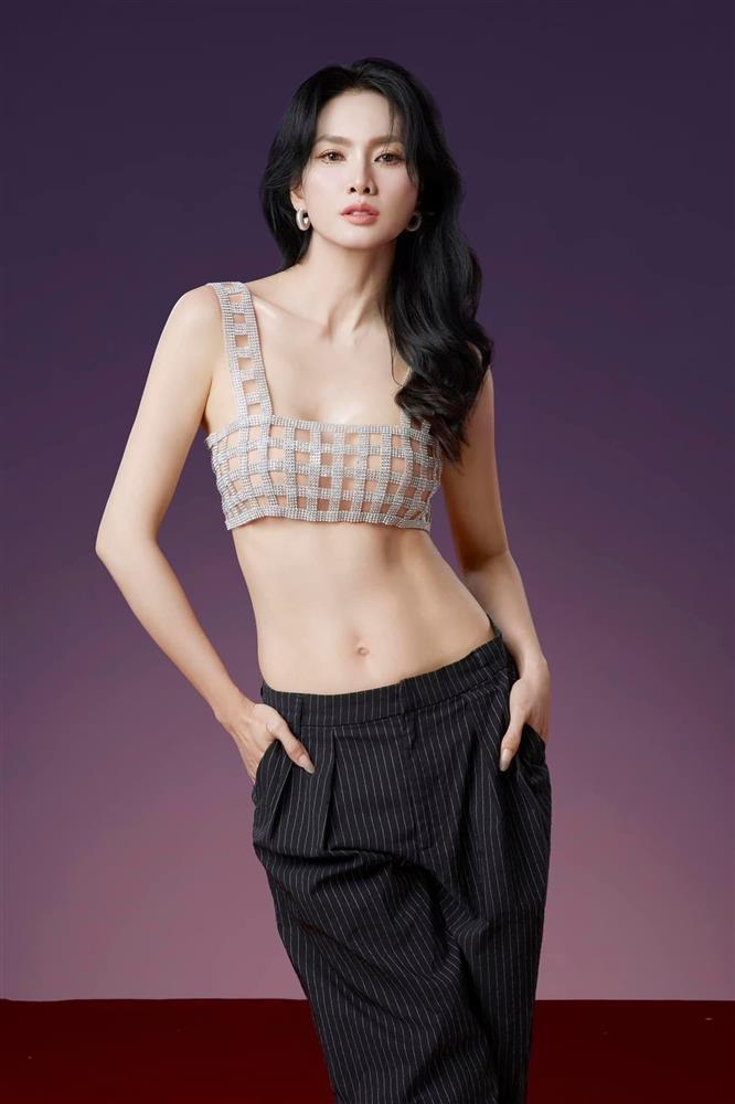 Siêu mẫu Việt U40 diện váy áo ướt nước hot nhất ở lễ hội té nước Thái Lan-5