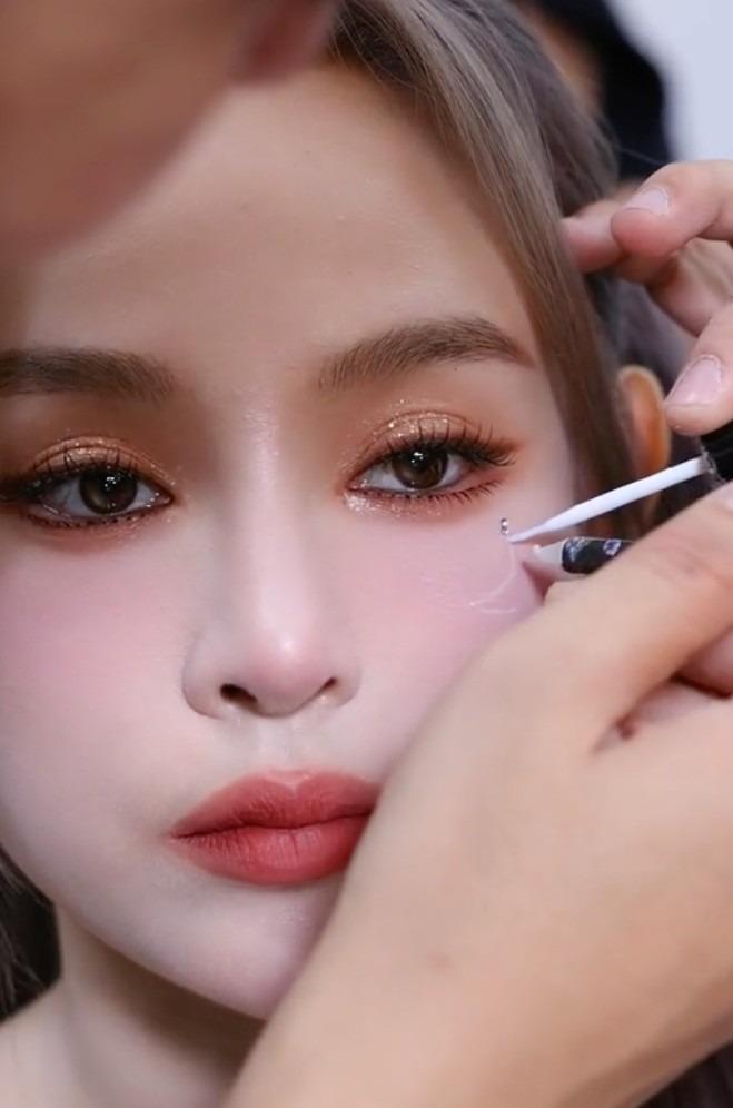 Clip 2 phút biến hình Huyền Baby thành Hằng Nga kiêu sa-4