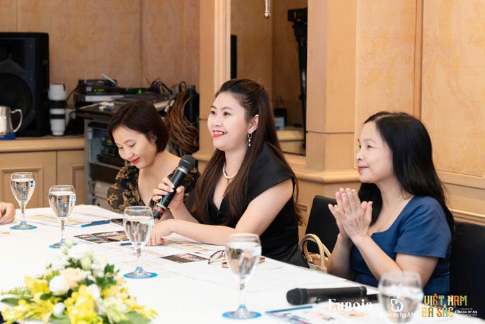 2 bộ sưu tập Việt Nam Đa Sắc 2024 trình diễn tại Bắc Kinh, Trung Quốc-3