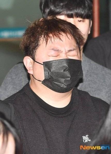 Lễ tang đẫm nước mắt của ca sĩ qua đời ở tuổi 30-11